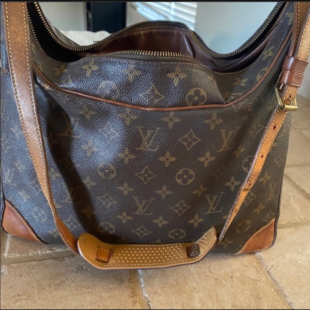 💜Flashsale💜Authentic Louis Vuitton Boulogne Bag!